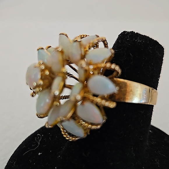 Vintage 14k Opal Flower Cluster Ring - Picture 4 of 9